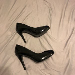Black Pumps